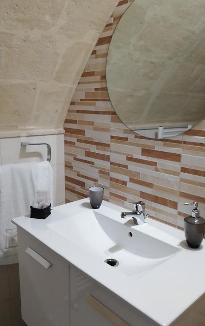 BAGNO ARCO DEI SASSI
