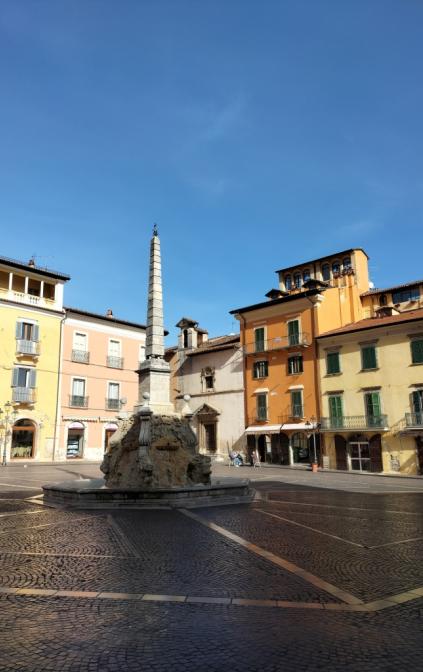 Tagliacozzo_Piazza dell'obelisco