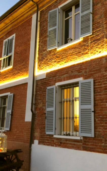 Camera con bagno in Monferrato, in antico casale con Guida turistica