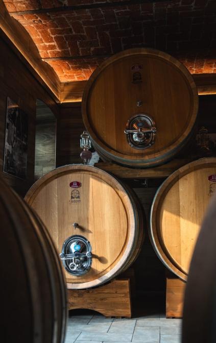 Botti in legno della cantina Dellerba