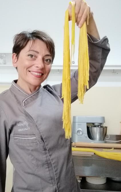 Corsi di pasta fresca fatta a mano, con tavola e mattarello come una volta